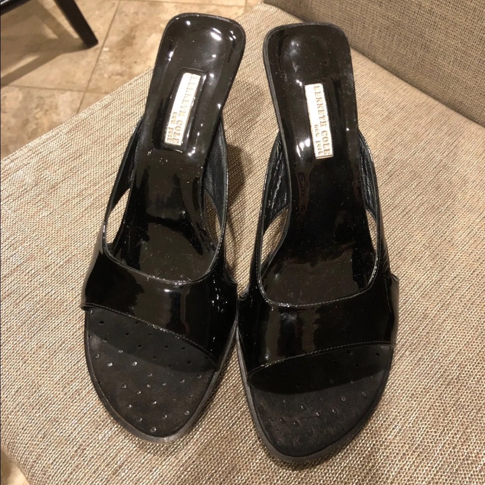 Kenneth Cole Black Patten Leather Heel